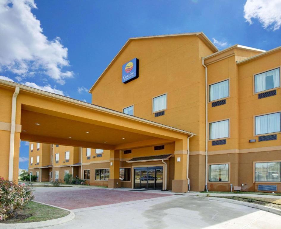 Comfort Inn & Suites Navasota Exterior photo