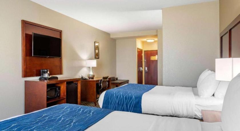 Comfort Inn & Suites Navasota Exterior photo